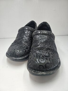 b.o.c. Black Paisley-Textured Slip-On Clogs